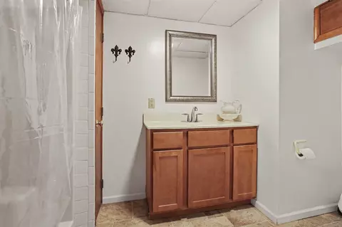 Bath - 15132 E Augusta, Augusta, MI 49012 photo 2 of 4