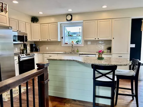 Kitchen - 5455 E 112th, Grant, MI 49327 photo 3 of 6