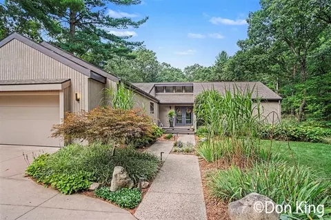 Exterior - 9020 Bailey, Ada, MI 49301 photo 13 of 17