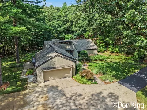 Exterior - 9020 Bailey, Ada, MI 49301 photo 11 of 17