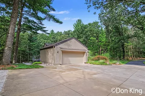 Exterior - 9020 Bailey, Ada, MI 49301 photo 14 of 17