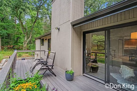 Exterior - 9020 Bailey, Ada, MI 49301 photo 5 of 17