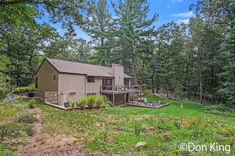 Exterior - 9020 Bailey, Ada, MI 49301 photo 8 of 17