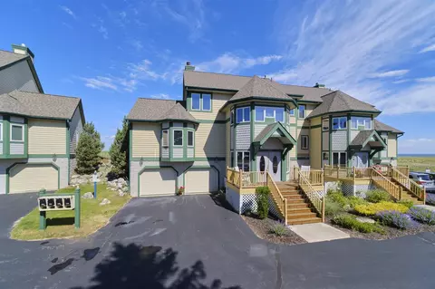 298 N Lakeshore, Manistee, MI 49660