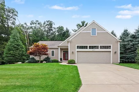 2077 W W Gln, Norton Shores, MI 49441