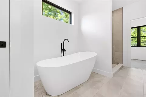Bath - 7997 Bergin, Howell, MI 48843 photo 4 of 8