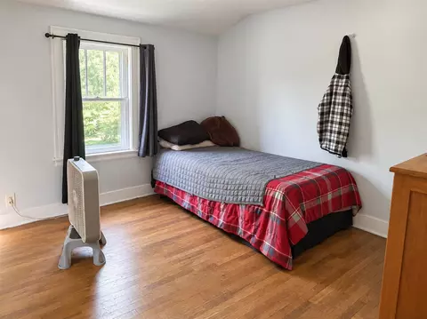 Bedroom - 3039 Overhill, Jackson, MI 49203 photo 4 of 9