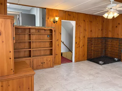 Living - 3039 Overhill, Jackson, MI 49203 photo 8 of 9