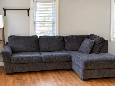Living - 3039 Overhill, Jackson, MI 49203 photo 1 of 9