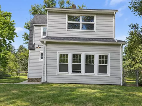 Exterior - 3039 Overhill, Jackson, MI 49203 photo 4 of 5