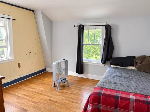 Bedroom - 3039 Overhill, Jackson, MI 49203 photo 6 of 9