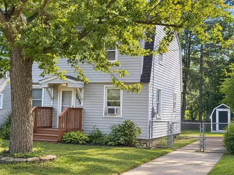 Exterior - 3039 Overhill, Jackson, MI 49203 photo 2 of 5