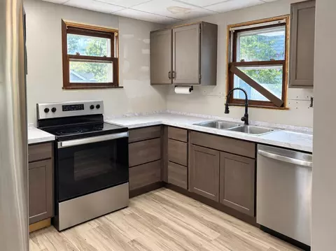 Kitchen - 3039 Overhill, Jackson, MI 49203 photo 1 of 2