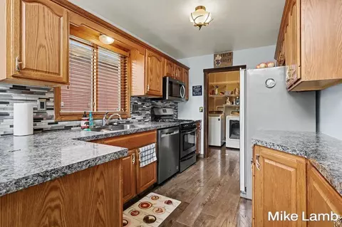 Kitchen - 6159 E Dave, Newaygo, MI 49337 photo 1 of 2