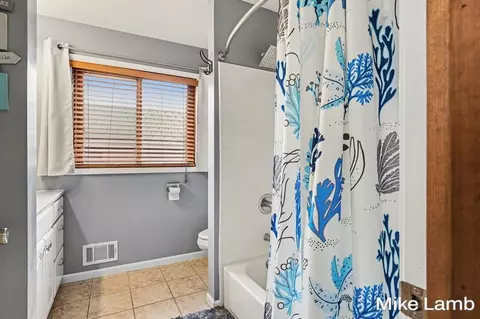 Bath - 6159 E Dave, Newaygo, MI 49337 photo 2 of 3
