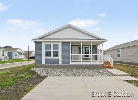 1283 Ellis #27, Norton Shores, MI 49441