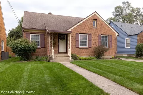 2226 College, Grand Rapids, MI 49507