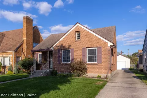 2226 College, Grand Rapids, MI 49507