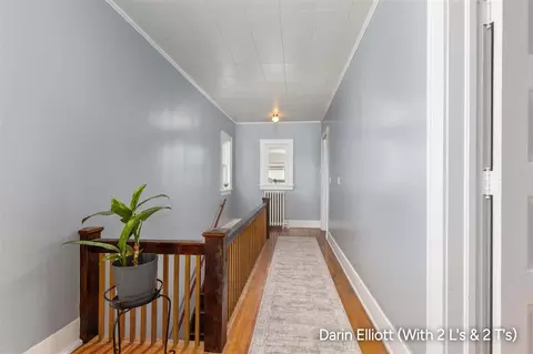 Entry Way - 223 S Pearl, Belding, MI 48809 photo 2 of 3
