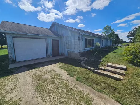 6597 W Walton, Blanchard, MI 49310 photo 3