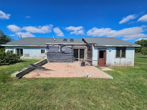 6597 W Walton, Blanchard, MI 49310 photo 4