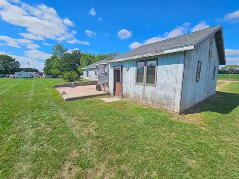 6597 W Walton, Blanchard, MI 49310 photo 5