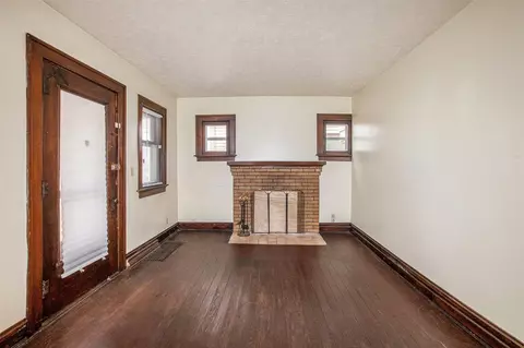 Living - 209 E Mount Hope, Lansing, MI 48910 photo 1 of 2