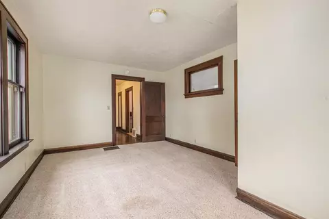 Bedroom - 209 E Mount Hope, Lansing, MI 48910 photo 2 of 2
