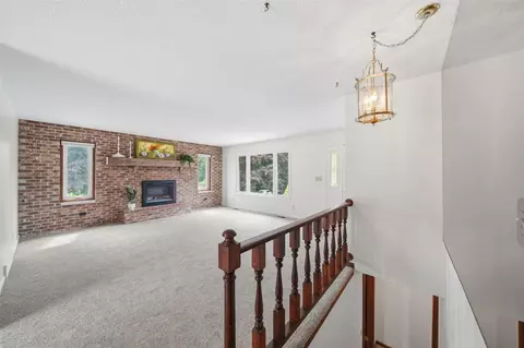 Living - 1829 N Sandstone, Jackson, MI 49201 photo 3 of 6