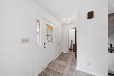 Entry Way - 1829 N Sandstone, Jackson, MI 49201 photo 1 of 2
