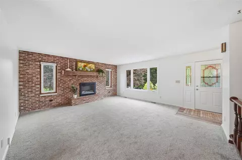 Living - 1829 N Sandstone, Jackson, MI 49201 photo 6 of 6