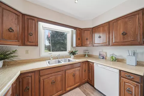 Kitchen - 1829 N Sandstone, Jackson, MI 49201 photo 3 of 3