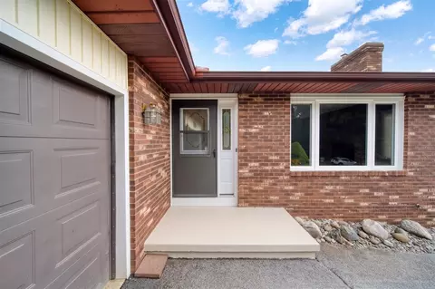 Exterior - 1829 N Sandstone, Jackson, MI 49201 photo 2 of 17