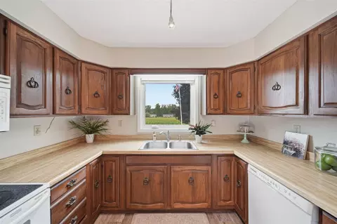 Kitchen - 1829 N Sandstone, Jackson, MI 49201 photo 1 of 3