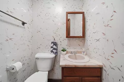 Bath - 1829 N Sandstone, Jackson, MI 49201 photo 1 of 2