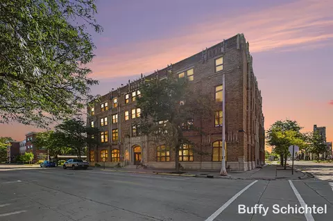 297 W Clay #211, Muskegon, MI 49440