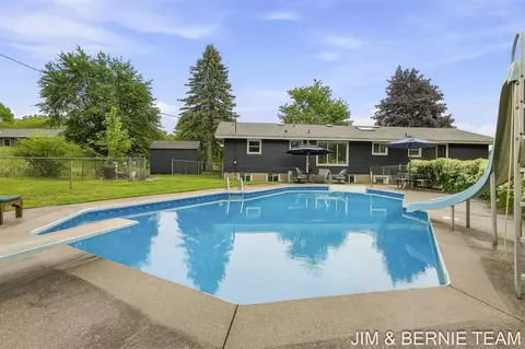 Exterior - 18019 Mohawk, Spring Lake, MI 49456 photo 10 of 14