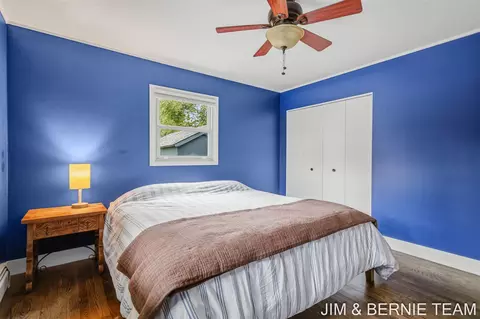 Bedroom - 18019 Mohawk, Spring Lake, MI 49456 photo 7 of 8