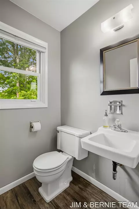 Bath - 18019 Mohawk, Spring Lake, MI 49456 photo 1 of 4