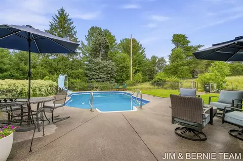Exterior - 18019 Mohawk, Spring Lake, MI 49456 photo 11 of 14