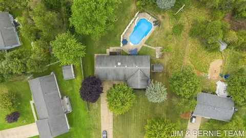 View/Area - 18019 Mohawk, Spring Lake, MI 49456 photo 2 of 6