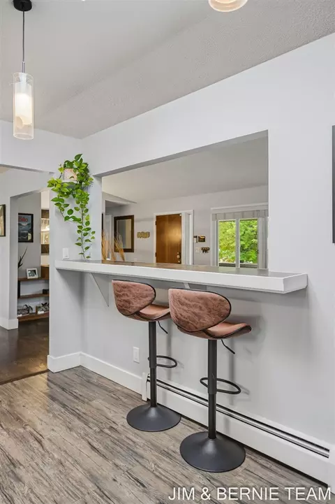 Kitchen - 18019 Mohawk, Spring Lake, MI 49456 photo 7 of 9