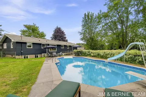 Exterior - 18019 Mohawk, Spring Lake, MI 49456 photo 8 of 14
