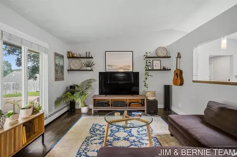 Living - 18019 Mohawk, Spring Lake, MI 49456 photo 2 of 5