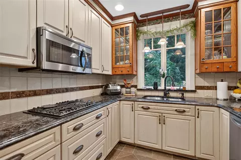 Kitchen - 4723 Mccain, Jackson, MI 49201 photo 1 of 7