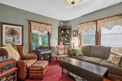 Living - 4723 Mccain, Jackson, MI 49201 photo 6 of 9