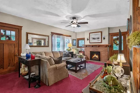 Living - 4723 Mccain, Jackson, MI 49201 photo 1 of 9