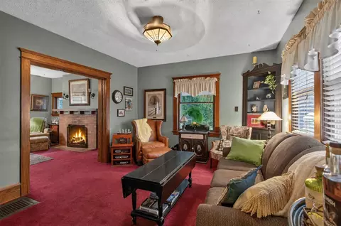 Living - 4723 Mccain, Jackson, MI 49201 photo 4 of 9