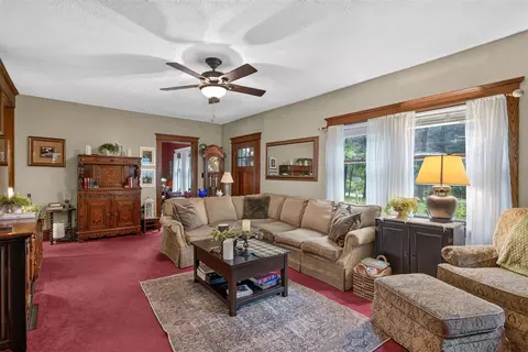 Living - 4723 Mccain, Jackson, MI 49201 photo 2 of 9