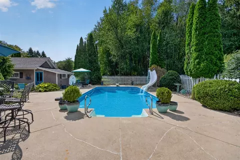 Exterior - 4723 Mccain, Jackson, MI 49201 photo 3 of 37